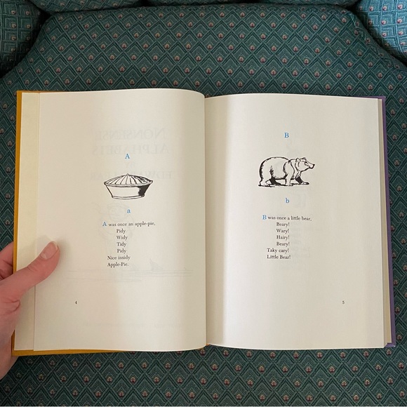 Dandelion Library Book; Best Loved Fables of Aesop & Nonsense Alphabets. - Picture 9 of 13